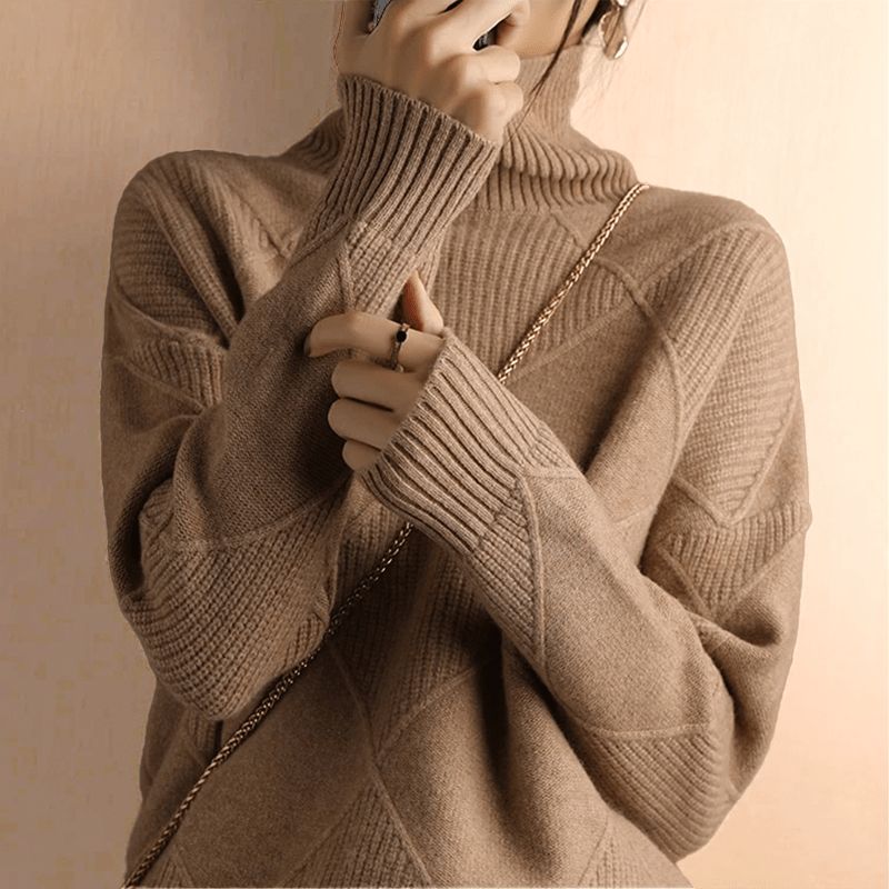 L'Aurablend Chunky Lotus™ Turtleneck