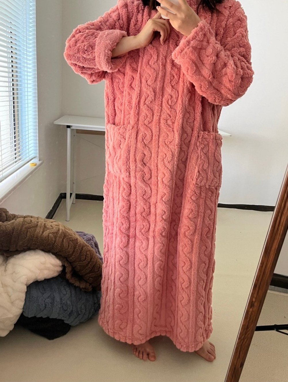 Serenità - Coral Velvet Night Dress